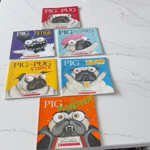 6 Pig the Pug Books by Aaron Blabey
Well read but still in good condition.